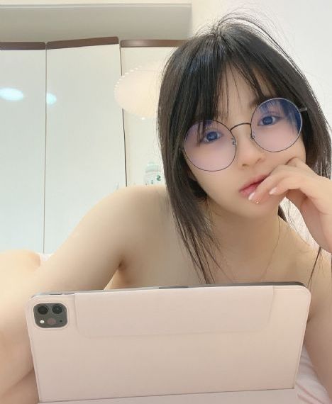 非常骚的骚货露脸与大哥激情啪啪_720在线观看完整版
