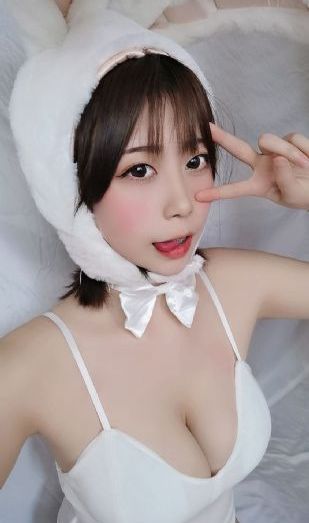 免费电影《性欲女秘书》_高清迅雷电影在线
