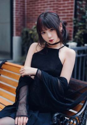 一个人在线观看完整版中文_720免费播放